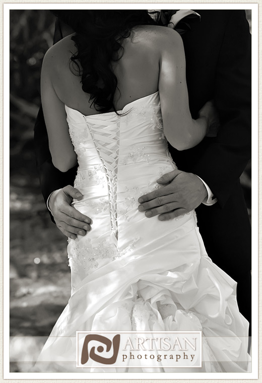 bride and groom private moment at the botanical gardens
